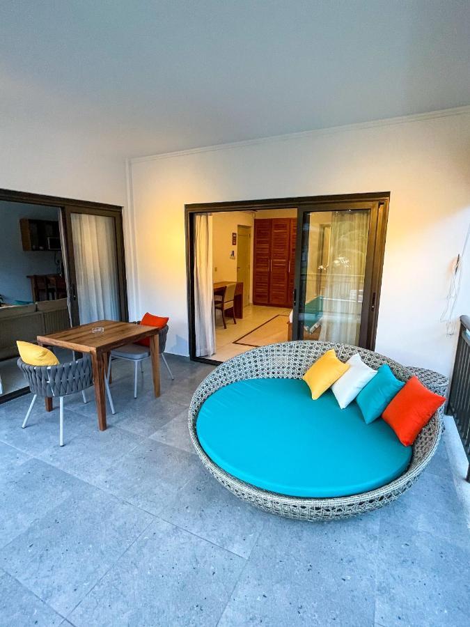Nautilus Apartments Anse Royale Ngoại thất bức ảnh